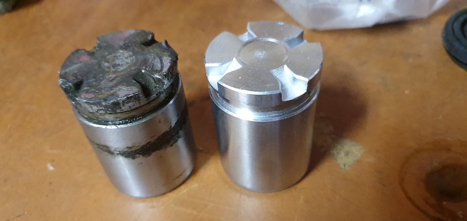 слева старый, справа новый))) — Nissan Cefiro Wagon