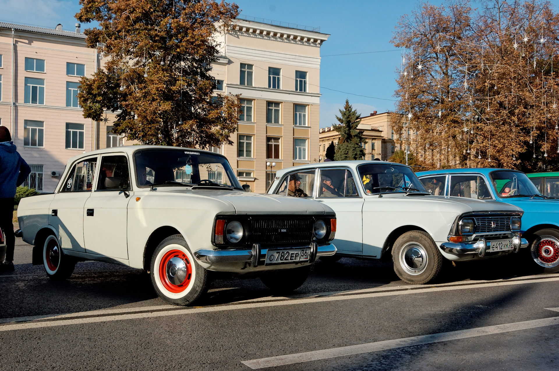 Авто воронежской. Москвич 412 серый Воронеж. Отечественные машины воронежи. Автомобиль Бим 51 России. Новый год в 1996 в селе Москвич 412.