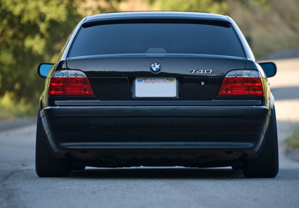 BMW e38 Black