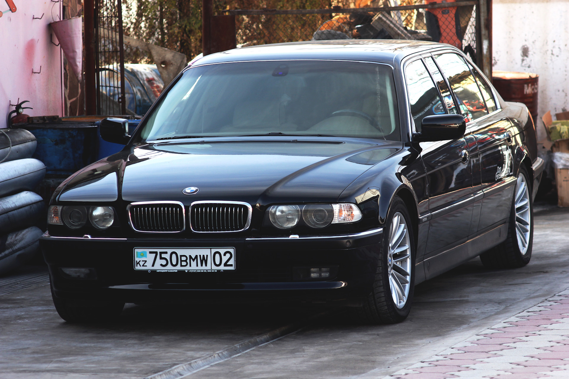 BMW 7 e48