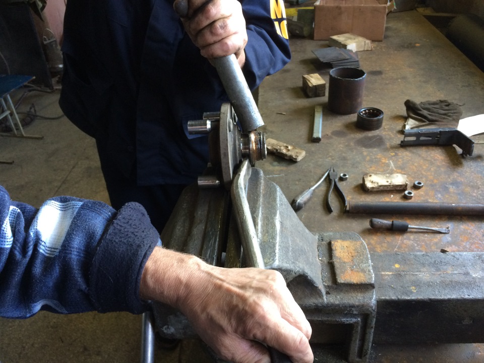 поменял ступичный подшипник — Chevrolet Lacetti 5D, 1,4 л., 2012 года ...