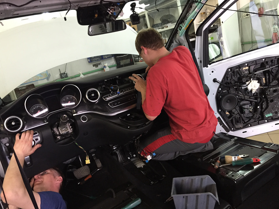 Фото в бортжурнале Mercedes-Benz V-Class (W447)