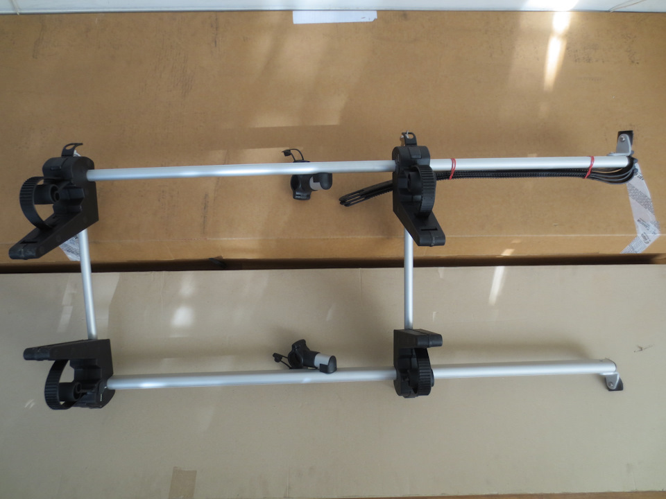 Крепление лыж и сноуборда на BMW 1' (E81/E82/E87/E88), 3' (E92/E93 ...