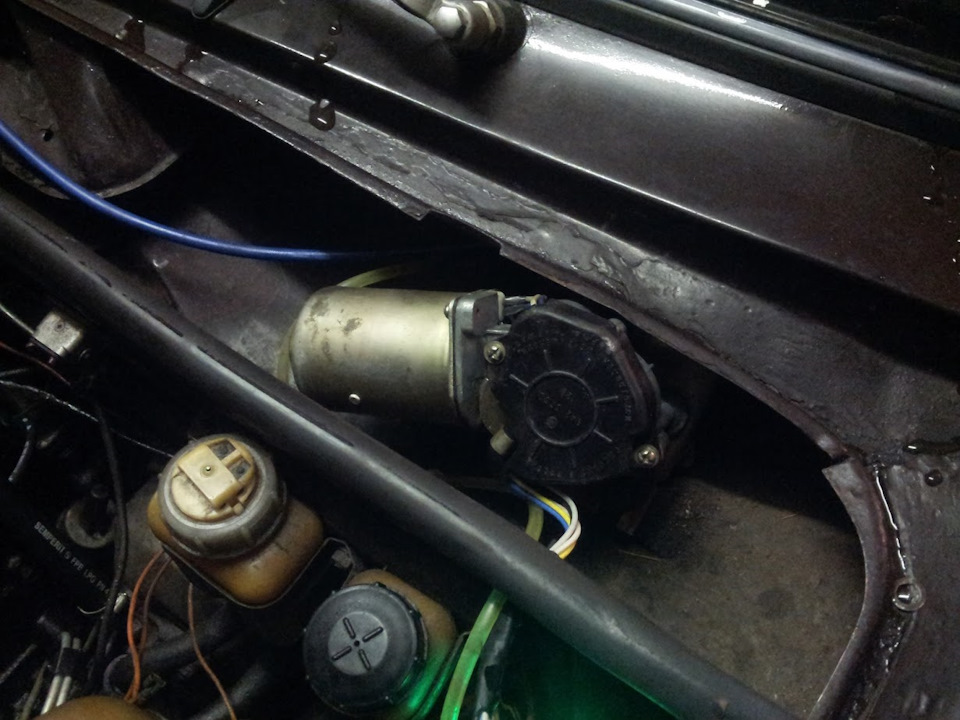 Установка моторчика дворников от Ваз 2110 — Lada 2106, 1,6 л, 1981 года ...