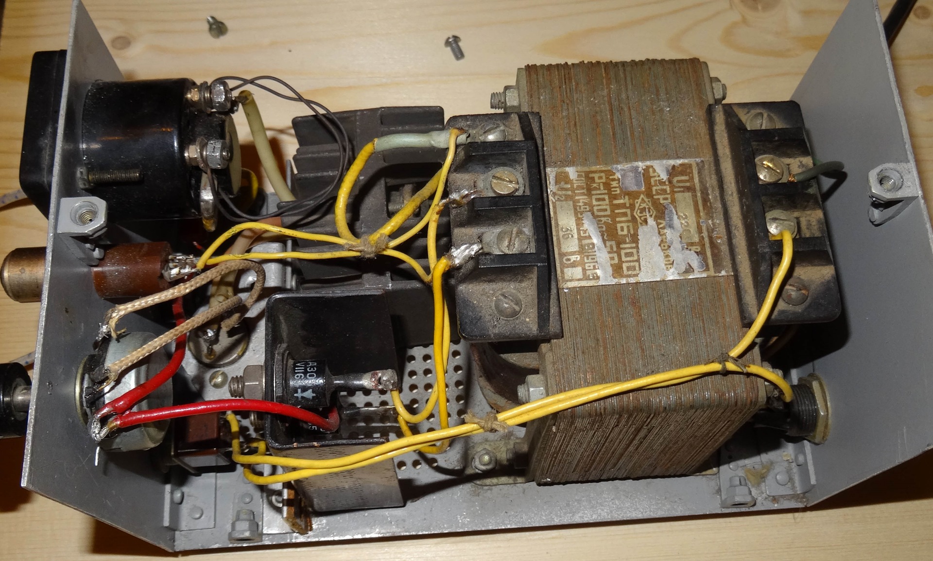 Зарядное устройство электроника ухл 3. 1. Плата зу рассвет 2. Электроника узс-п-12-6,3 плата. 3.