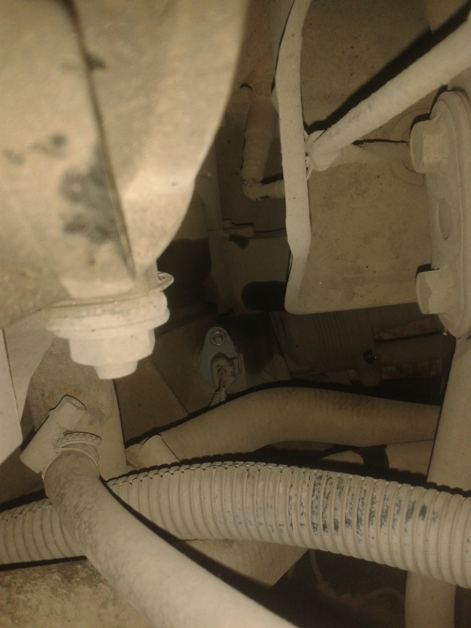 Замена датчика скорости — Lada Калина универсал, 1,6 л, 2011 года ...