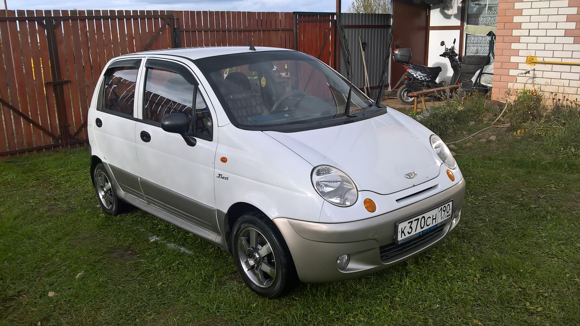 Daewoo Matiz розовый