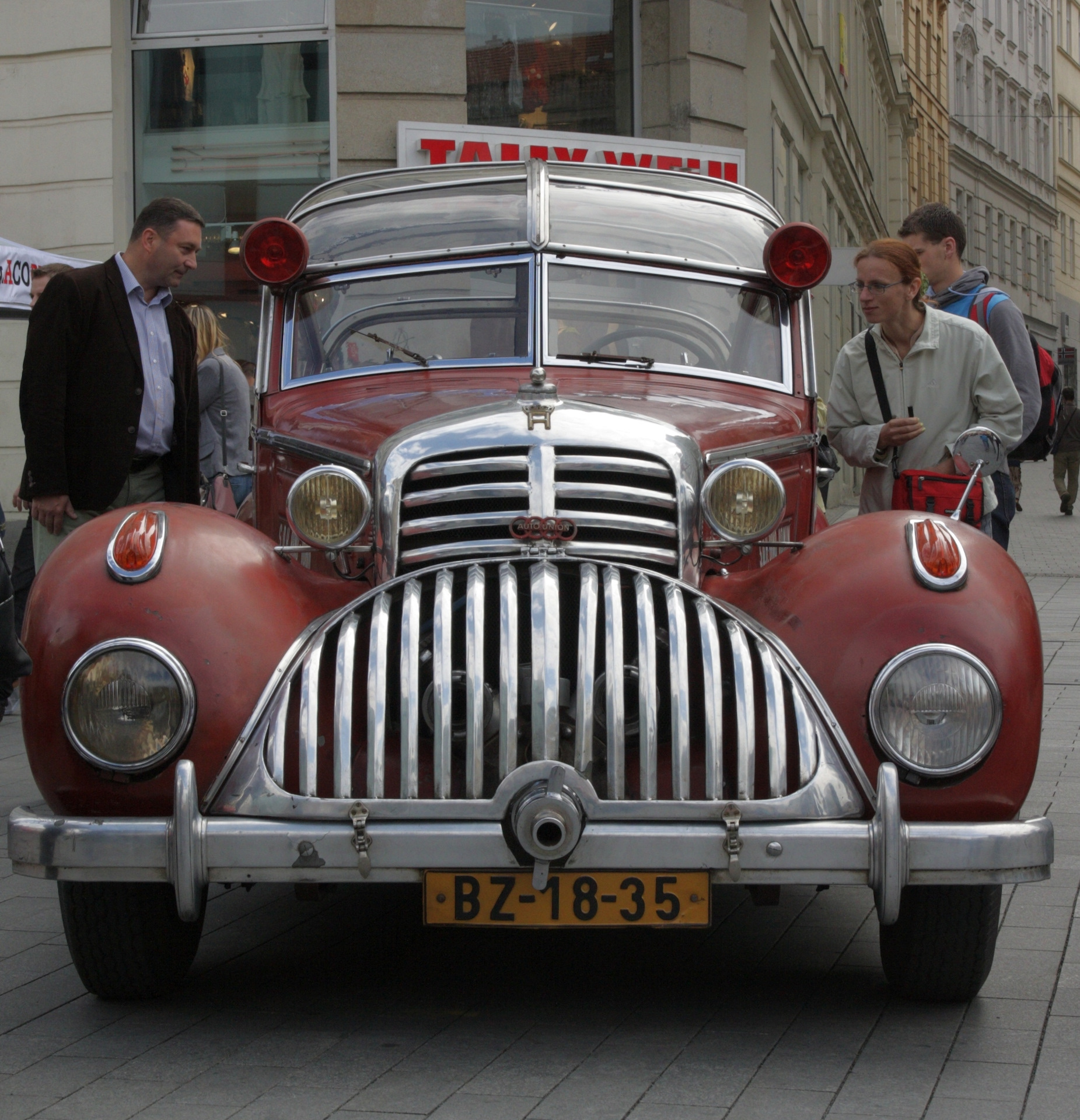 Horch 853 Brno komin