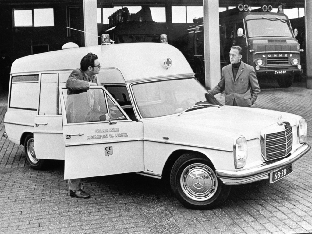 Mercedes Benz w123 Ambulance