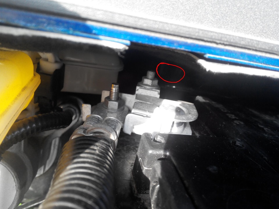 место от куда провод выходит. — Ford Mondeo V