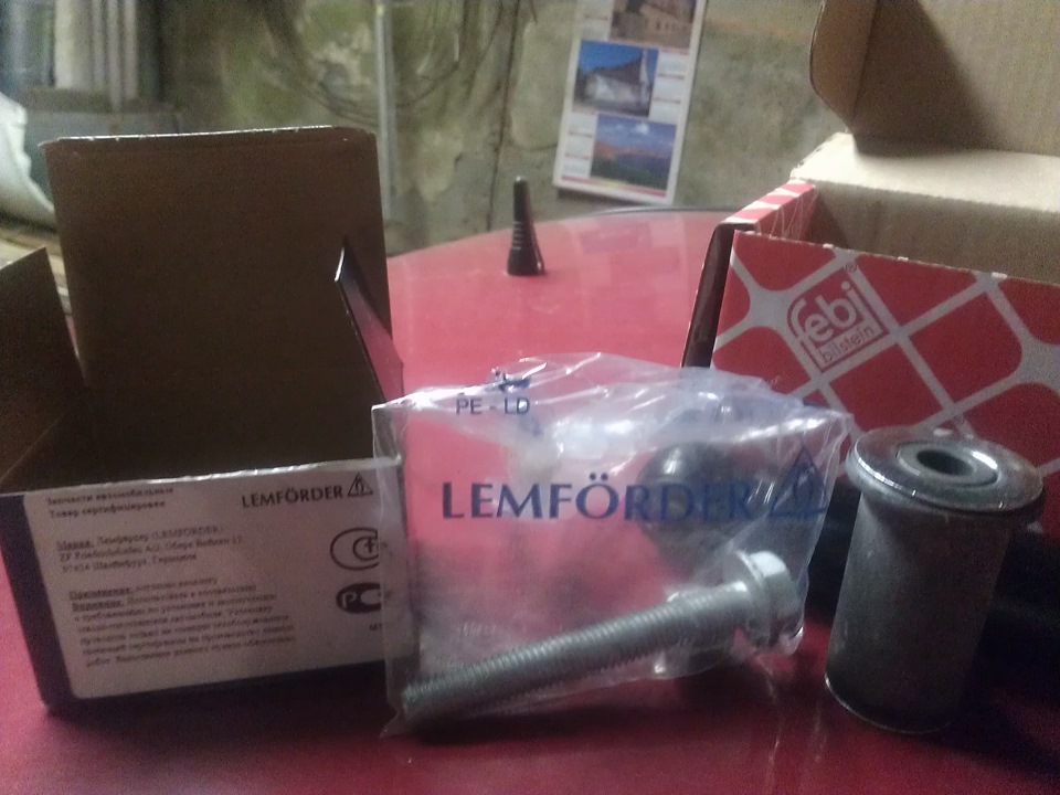 Замена амортизатора рулевой трапеции и втулки маятника — Mercedes-Benz ...