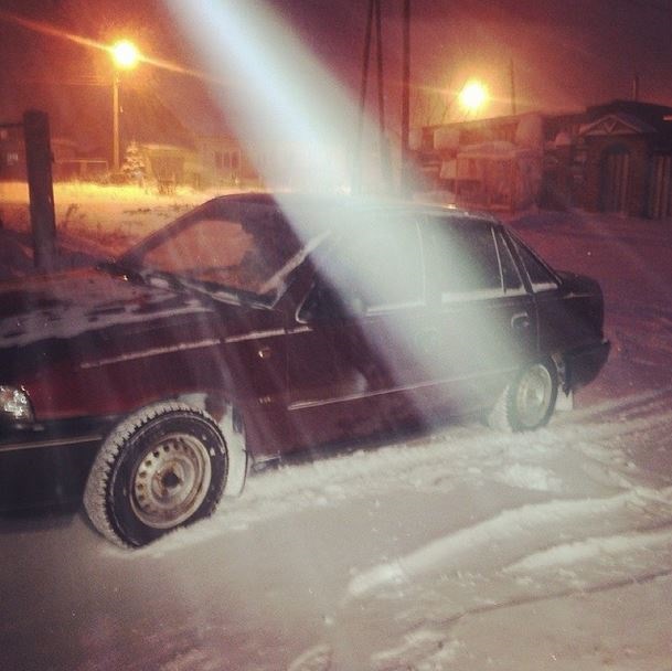 Замерзли задние колодки нексия. 16cb1c4s 960. Замерзли задние колодки нексия фото. Замерзли задние колодки нексия-16cb1c4s 960. картинка Замерзли задние колодки нексия. картинка 16cb1c4s 960. Вопрос скорее всего к владельцам нексий. Собственно, как на первой моей нексии, так и на этой заметил одна беда — примерзают задние колодки. Все таки стоит автозапуск, хотелось бы им пользоваться в полной мере, но если ставить на ручник на ночь (особенно когда слякоть вечером, утром мороз) — примерзают наглухо, хорошо что газовая горелка всегда в багажнике ) Думаю конструктивная особенность, т к в спротаже такой беды ни разу за 4 года не было (там был тоже автозапуск, постоянно на ручнике в любую погоду). Уверен что не я один такой — если кто как то боролся с этим — отписывайтесь. Искал разные варианты, вплоть до установки оных от Опеля (дисковых), но дороговато. Но тем не менее.