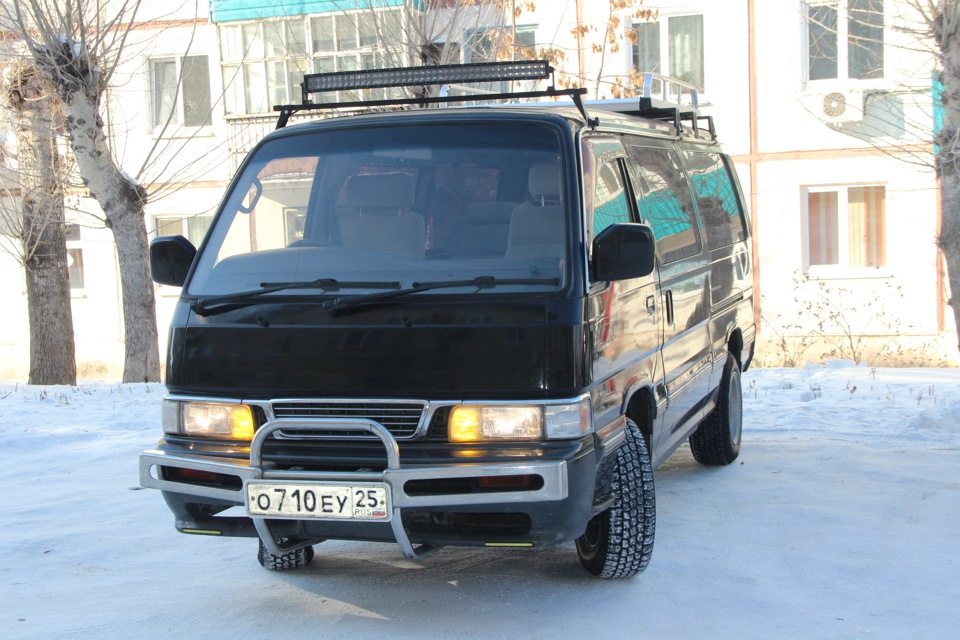 Nissan Caravan 24