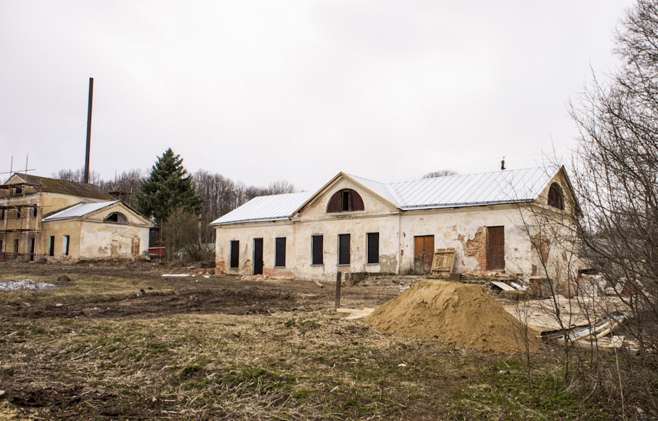 Один из флигелей. — УАЗ 315195 Hunter