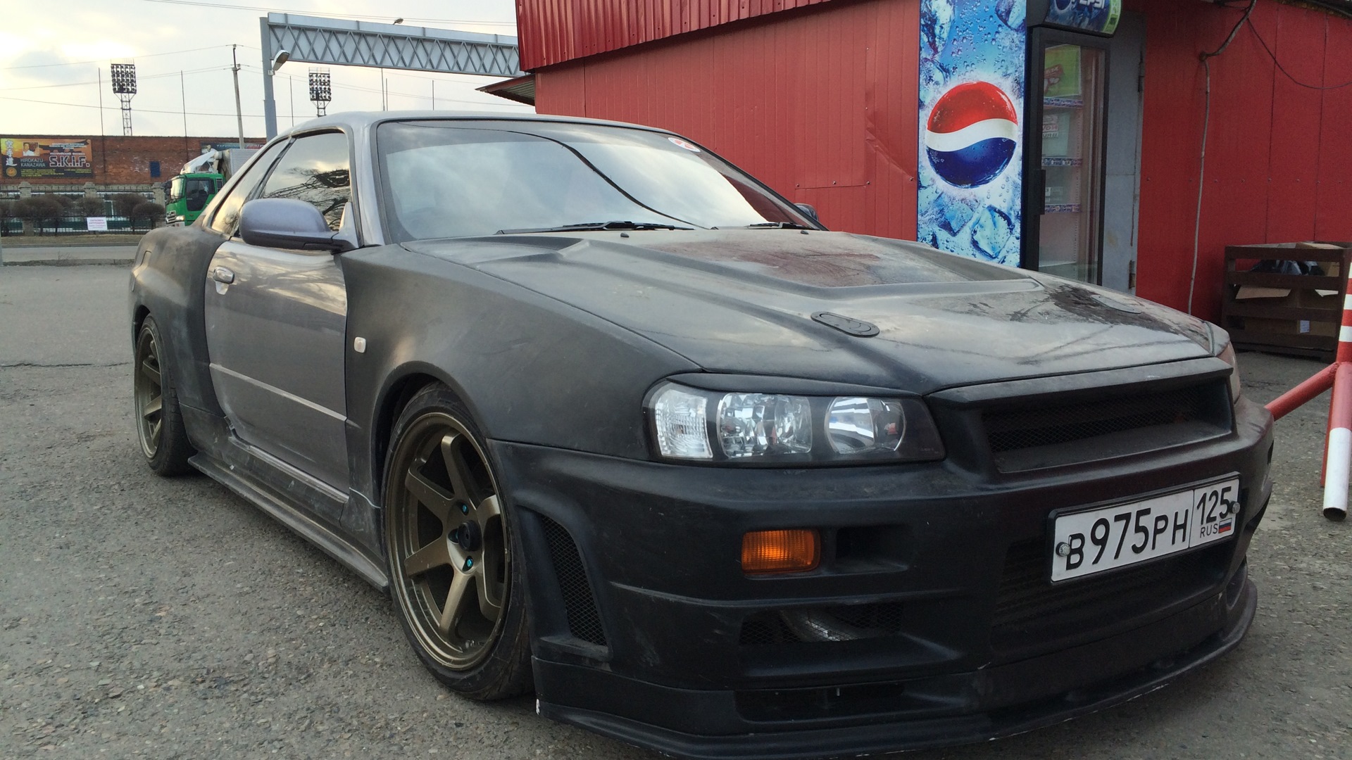 Neksa Autotuning Skyline r34