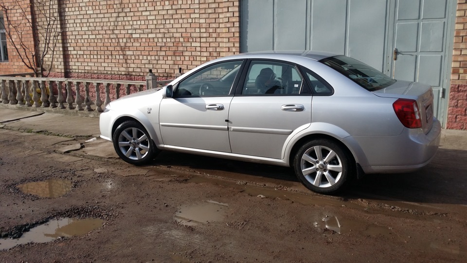 Лачетти хэтчбек драйв. Chevrolet Lacetti диски 16 КИК. Шевроле Лачетти р17. Шевроле Лачетти 2. 205 50 17 Лачетти.