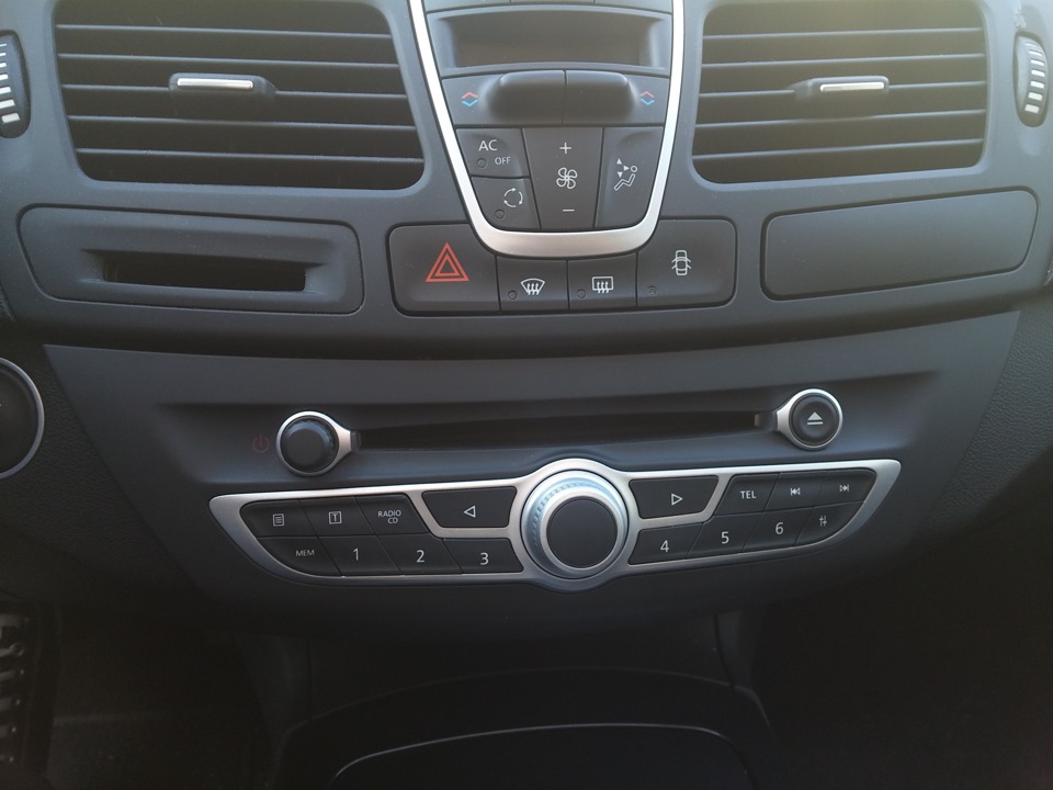 К вопросу о снятии штатной магнитолы. — Renault Laguna, 1.5 л., 2010 года  на DRIVE2