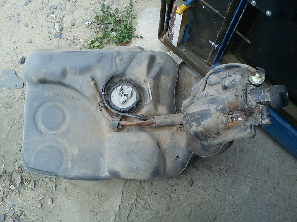 топливный бак форд фокус 2 1. снятие бака. бензобак ford scorpio 1 пластиковый. топливный бак мазда 626 ge. 5 бензобак.