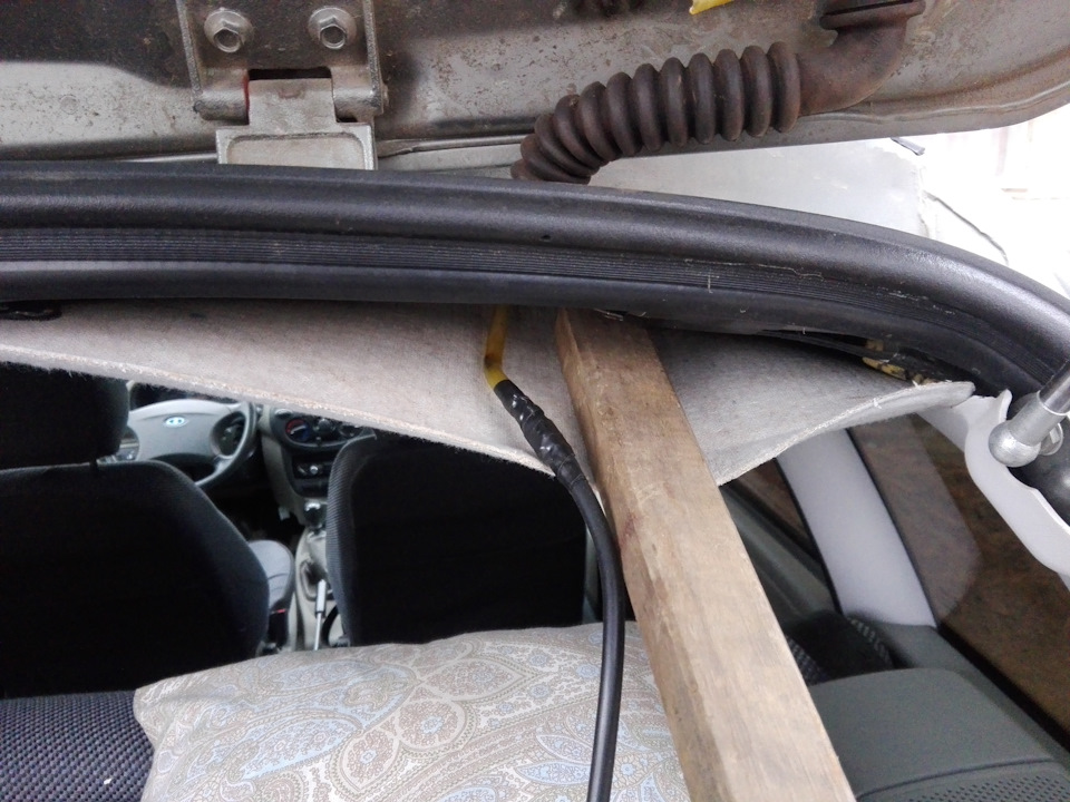 Замена задней трубки омывайки — LADA Калина универсал, 1,6 л., 2010 ...