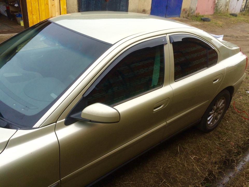 Установка ветровиков на Лосяшу) - Volvo S60 (1G), 2,4 л, 2004 года аксессуары DR