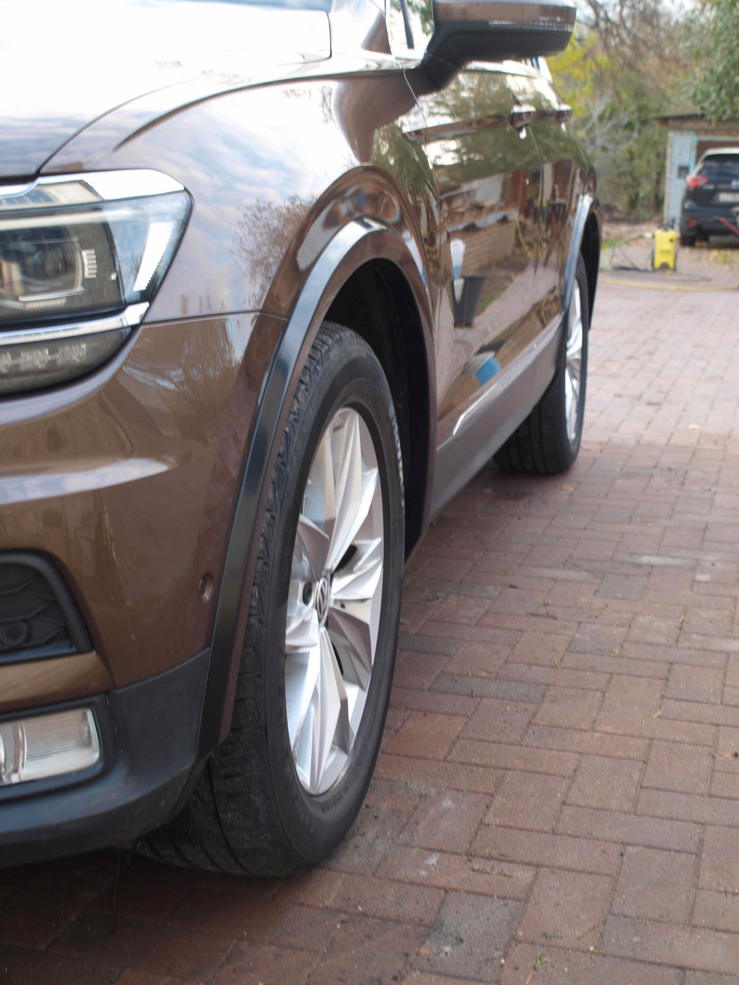 Арки тигуан. Расширители колесных арок тигуан 1. Расширители арок на тигуан 2019. Расширители арок tiguan 2. Артикул 6ru810121a.