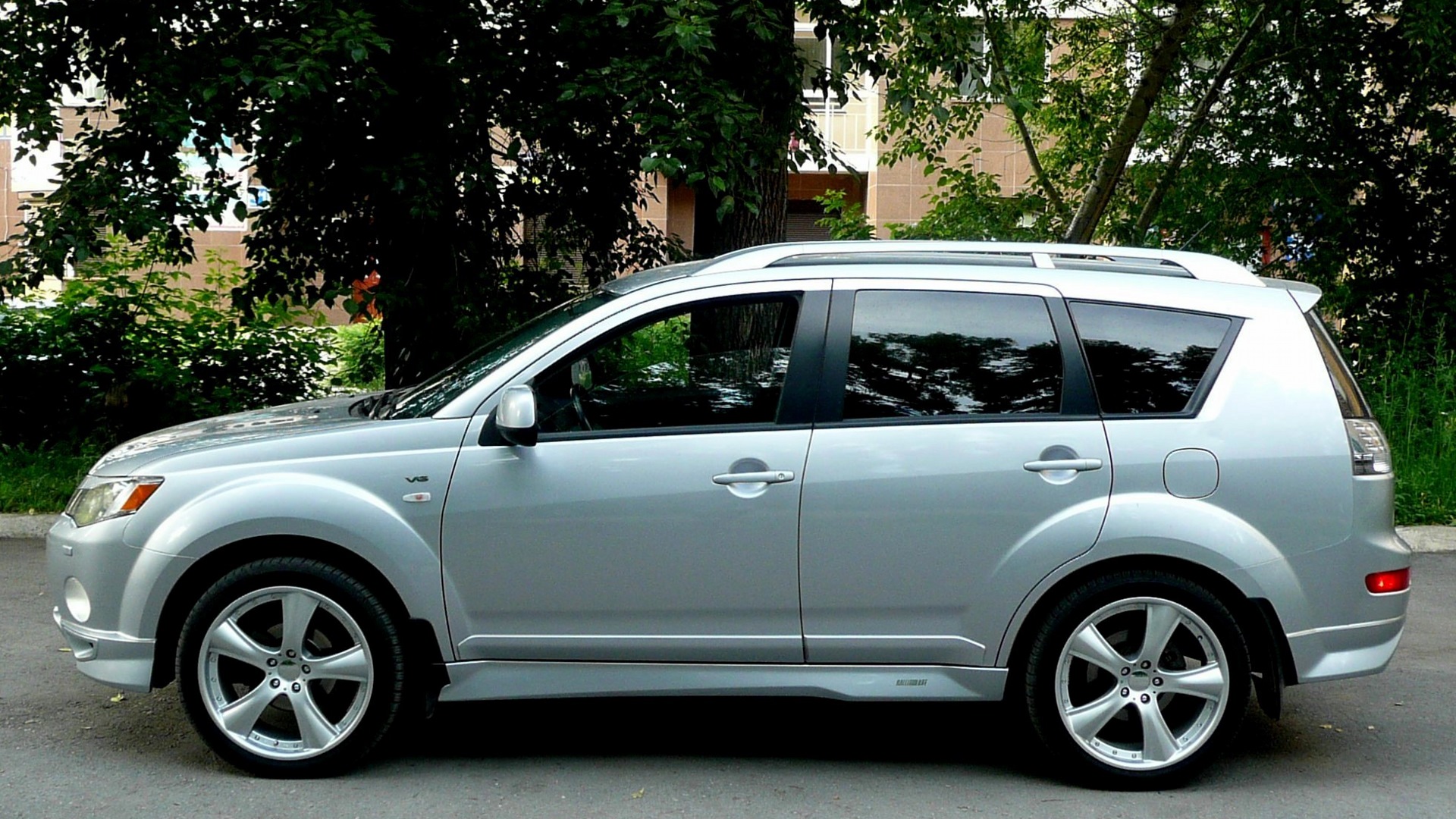 Mitsubishi Outlander XL 2008. Mitsubishi Outlander XL 2008 тюнинг. Outlander 2008. Mitsubishi Outlander XL 2008 обвес.