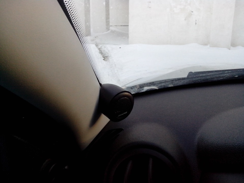 Alpine CDE-170R и стойки под ВЧ — Lada Гранта (1G), 1,6 л, 2012 года ...