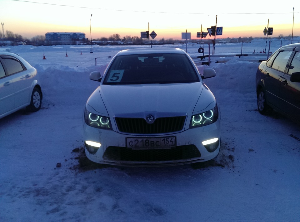 skoda octavia a7 ангельские глазки