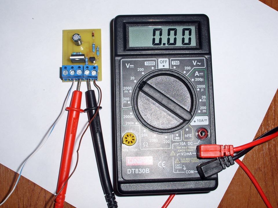 Прозвонить лампочку мультиметром. Проверить лампочку мультиметром 12 вольт. Как проверить лампочку мультиметром на работоспособность. Измерить сопротивление лампочки мультиметром. Прозвонка мультиметром люминесцентной лампы.