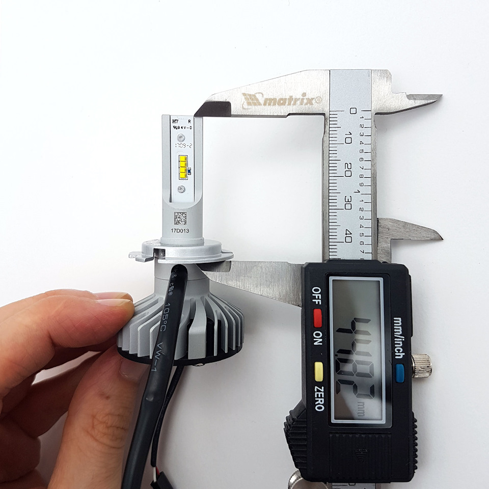 Рис. 17 — Колба — Volvo S60 (1G). Запчасти на фото: 123456