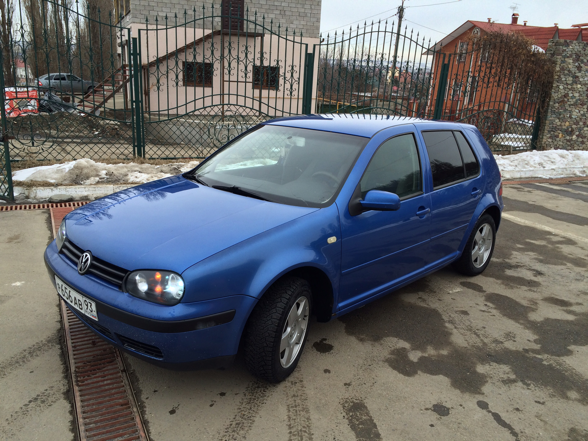 В какой цвет красить Гольфа 4 🇧🇪? — Volkswagen Golf Mk4, 1,6 л, 1999 года  | рейтинг и продвижение | DRIVE2