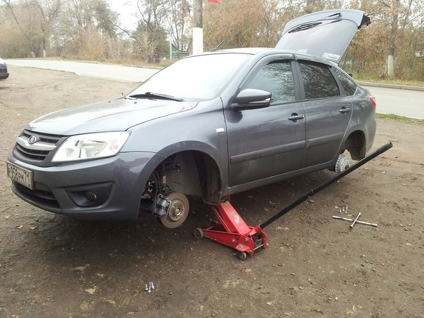 Вот и переобул резину) — Lada Гранта Лифтбек (1G), 1,6 л, 2015 года ...