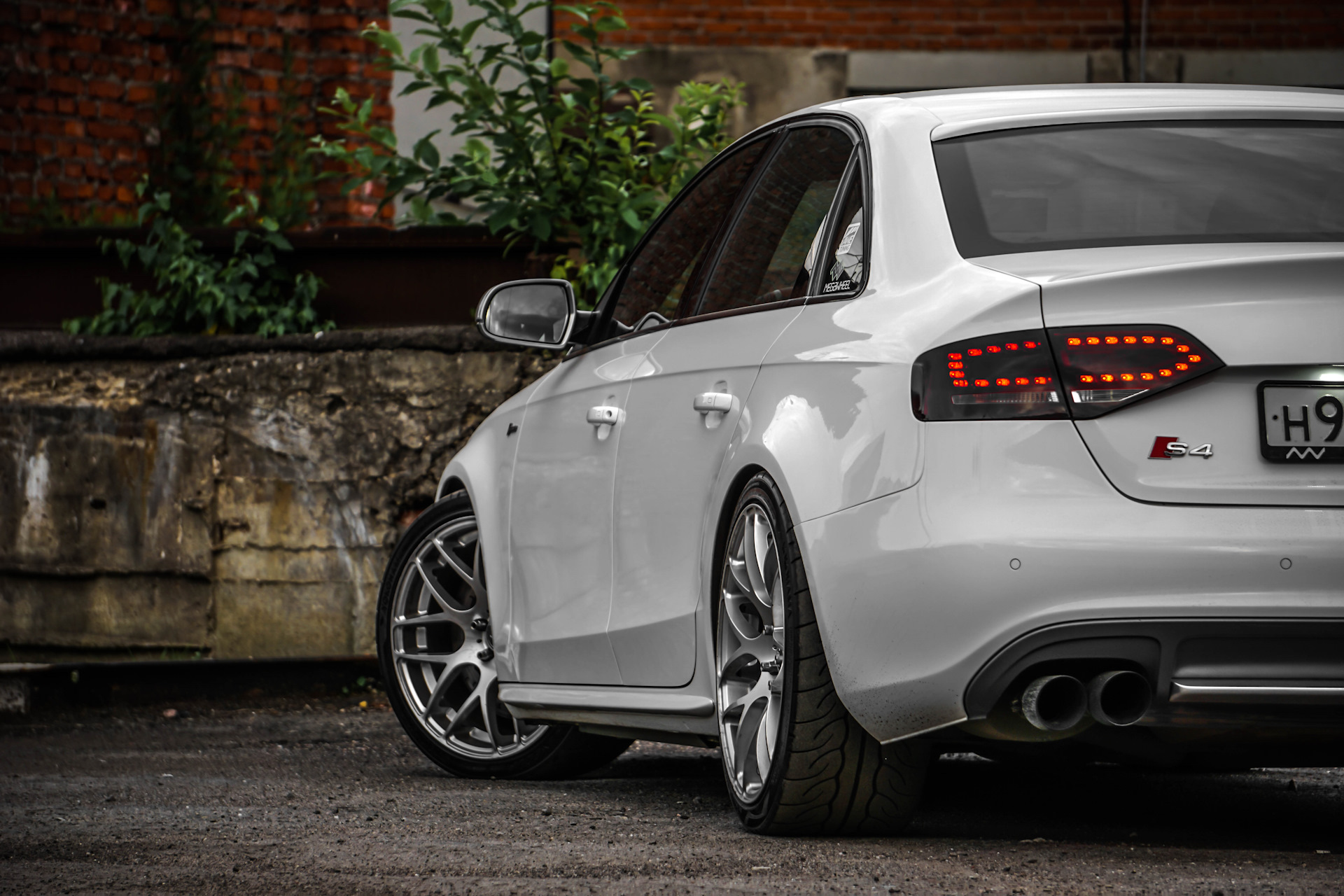 8 б 4. Audi s4 b8. Audi s4 b8 белая. Audi a4 b8 White tuned. Audi a4 b8 White Tuning.