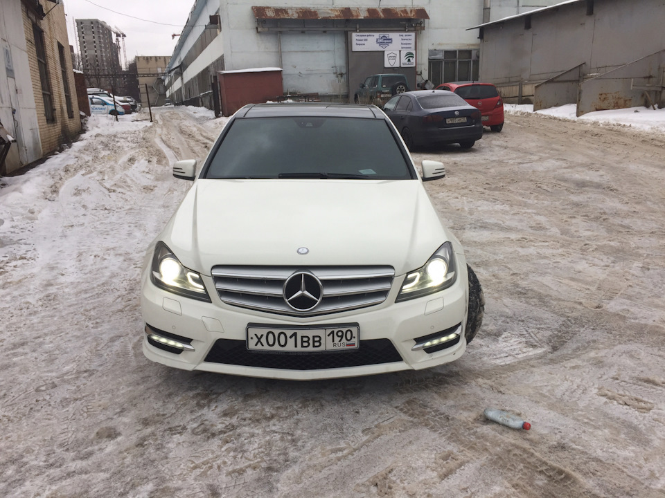 Фото в бортжурнале Mercedes-Benz C-Class (W204). Запчасти на фото: B8190