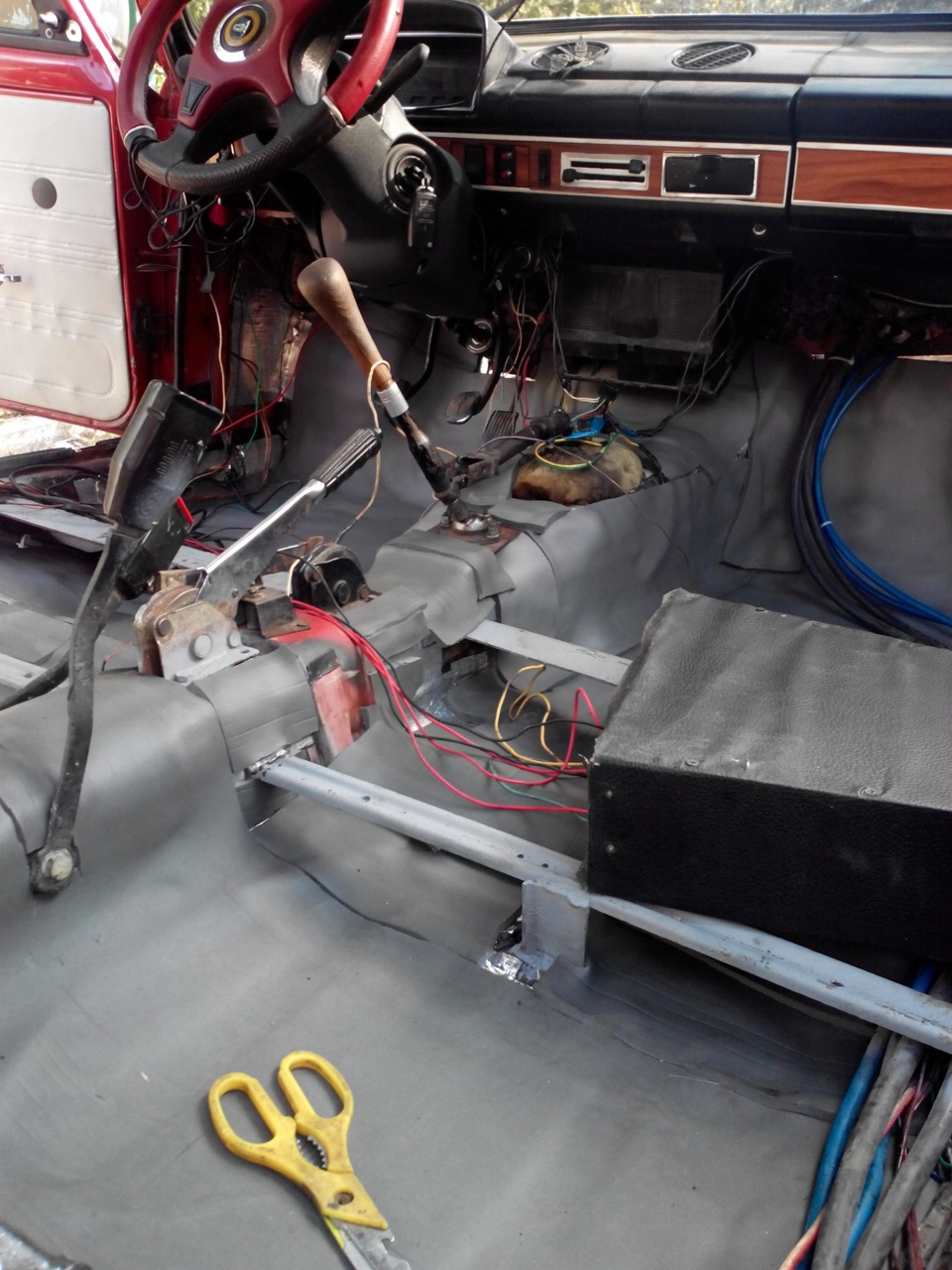 Борода ВАЗ 2114 и ВАЗ 2107 и кулиса — LADA 21013, 1,2 л., 1987 года ...