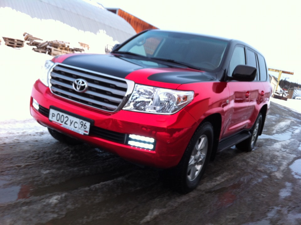 Дром ленд крузер. Toyota Land Cruiser 200 красный. Toyota Land Cruiser 300 Red. Тойота ленд Крузер 200 красного цвета. Тойота Прадо 200 красный.