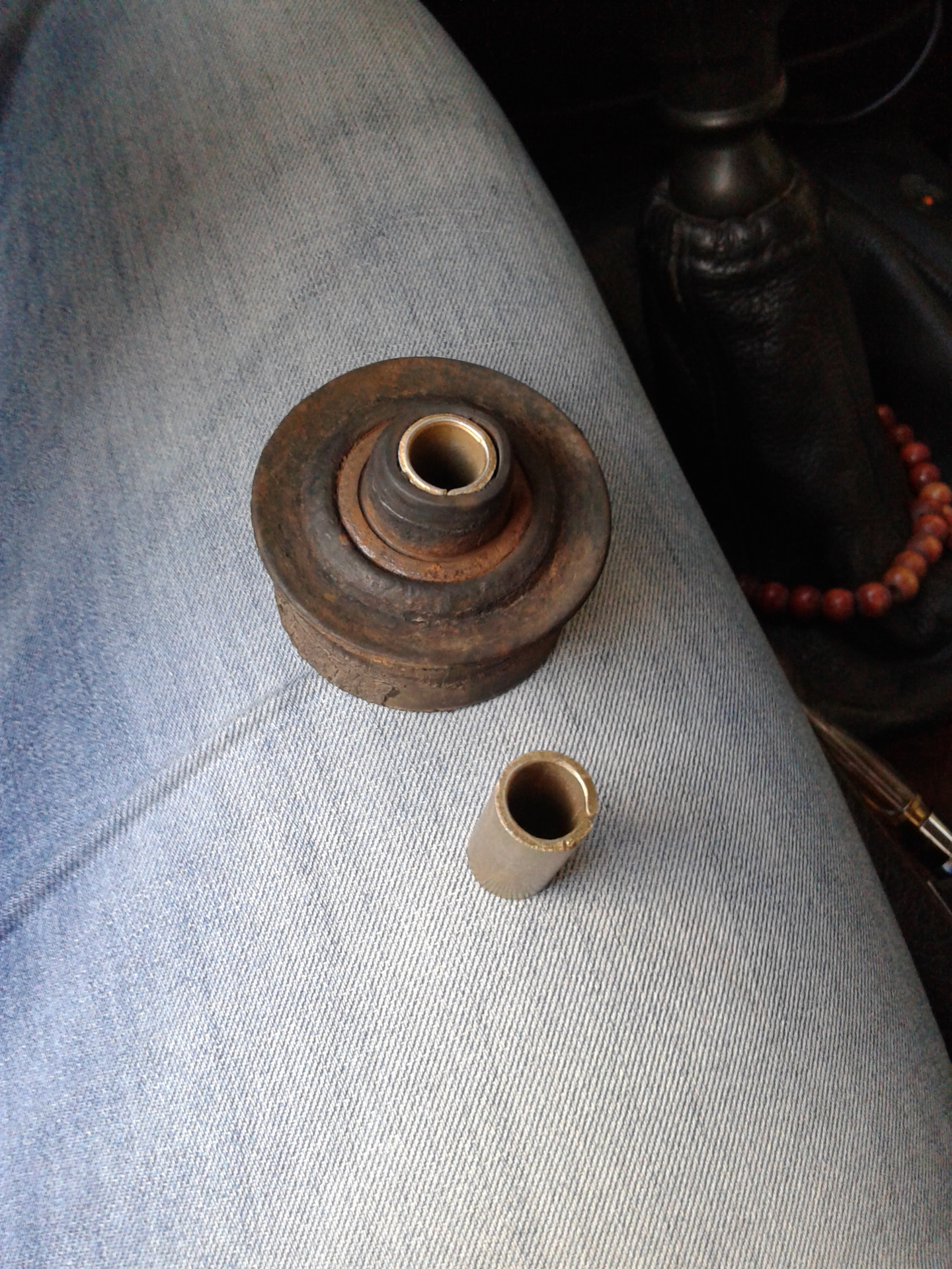 стук задних амортизаторов. чашка заднего амортизатора honda civic 1998. стук втулок амортизаторов. стук задних амортизаторов. ваз 2109 стук задней стойки.