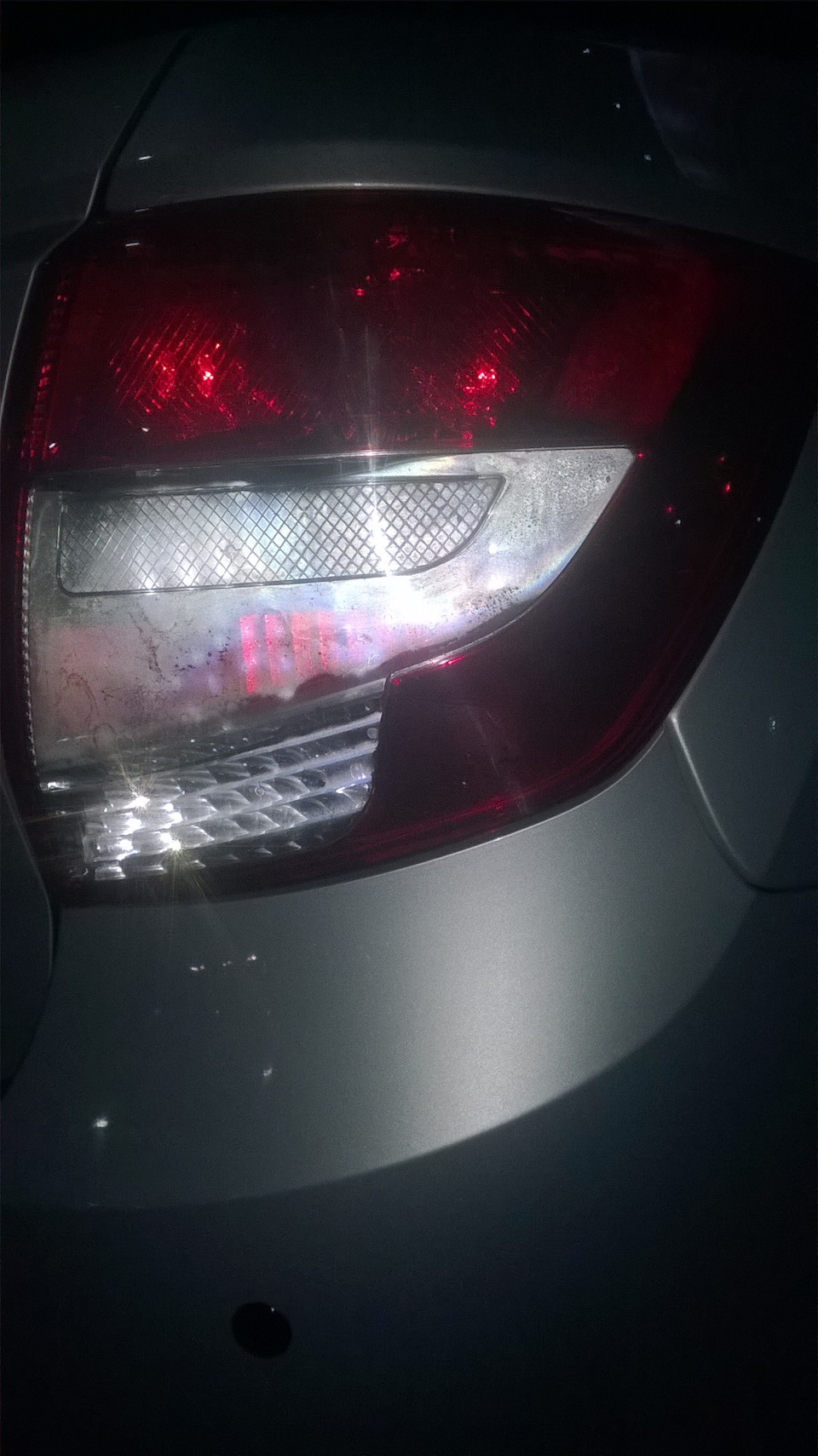 Запотевание задней блок-фары — Lada Гранта, 1,6 л, 2016 года ...