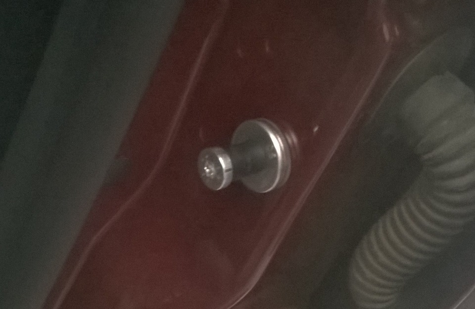 Альтернатива "бесшумному" штырю. — Renault Duster (1G), 1,6 л, 2013 ...