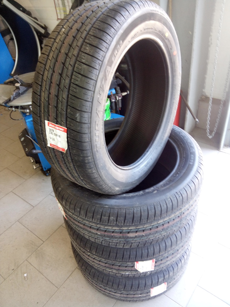 Potenza s001. 245 45 r19 бриджстоун. Bridgestone sport 245/35 r19. Bridgestone sport 245/45 r18. Bridgestone potenza s001 245/40 r18 97y xl.