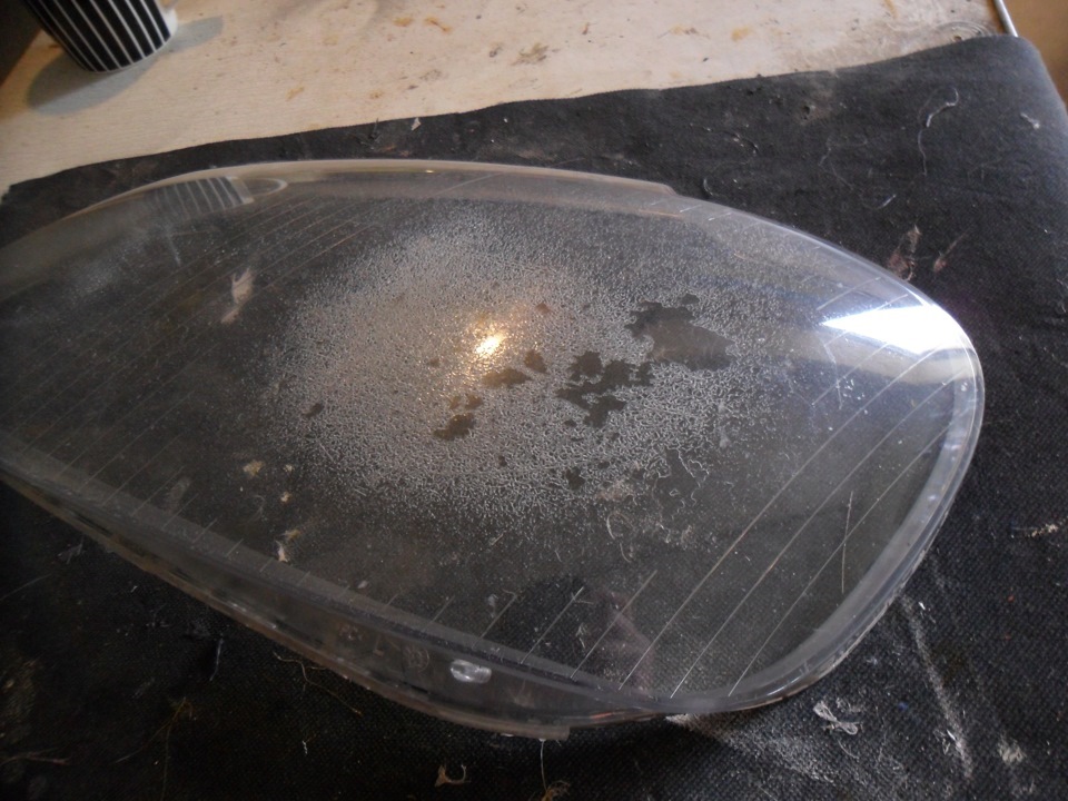 Замена стекол на фарах головного света — Volkswagen Caddy (3G), 2 л ...