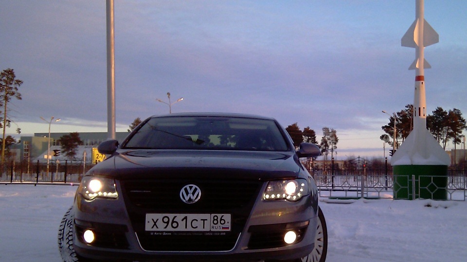 Volkswagen Passat United Gray