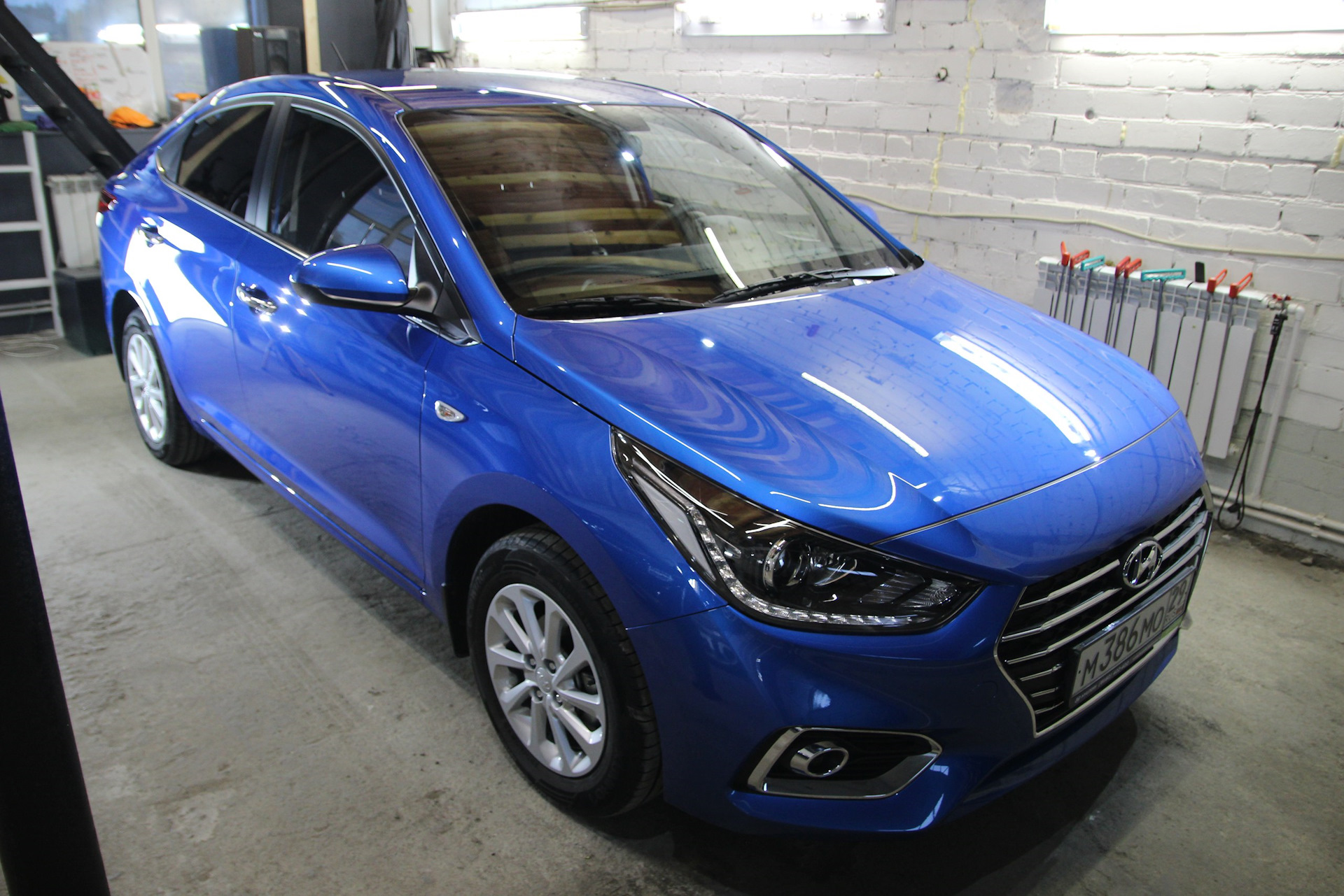 Solaris обзор. Хендай Солярис Элеганс 2017. Солярис 1.6 Элеганс. Hyundai Solaris Elegance. Солярис синий Элеганс.