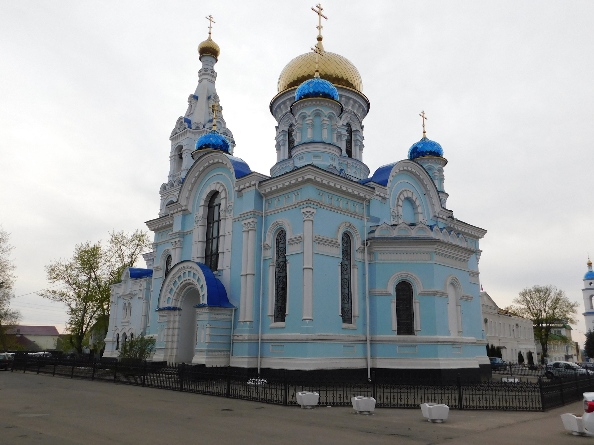 Маршрут электрички москва малоярославец. Малоярославец брянск. Памятник савве беляеву. Малоярославец брянск. Город малоярославец достопримечательности.