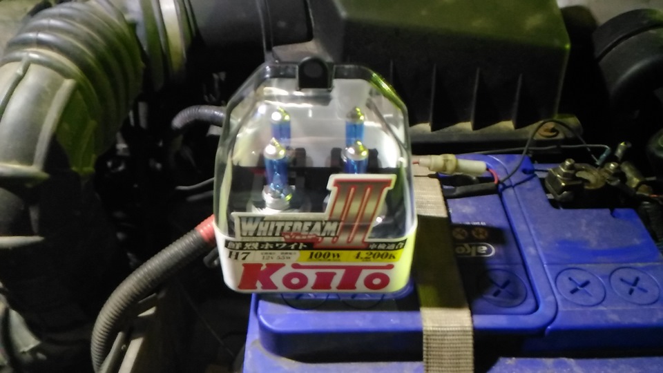 Koito H7 Wihitebeam 4200K эффект ксенона. — Ford Focus I Wagon, 1,6 л ...