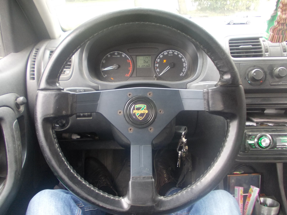 Очередной ништяк) — Skoda Roomster, 1,2 л, 2009 года | аксессуары | DRIVE2