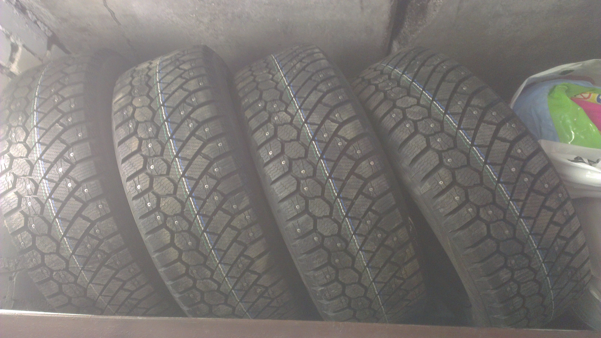 Gislaved nord frost xl. Gislaved Nord Frost 200. Gislaved Nord Frost 200 липучка. Gislaved Nord Frost 200 185/65 r15. Гиславед Норд Фрост 6.