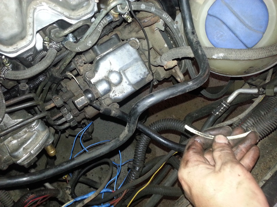 Последняя непонятка — ШЛАНГ тонкий вместе с основным питающим шлангом к ...