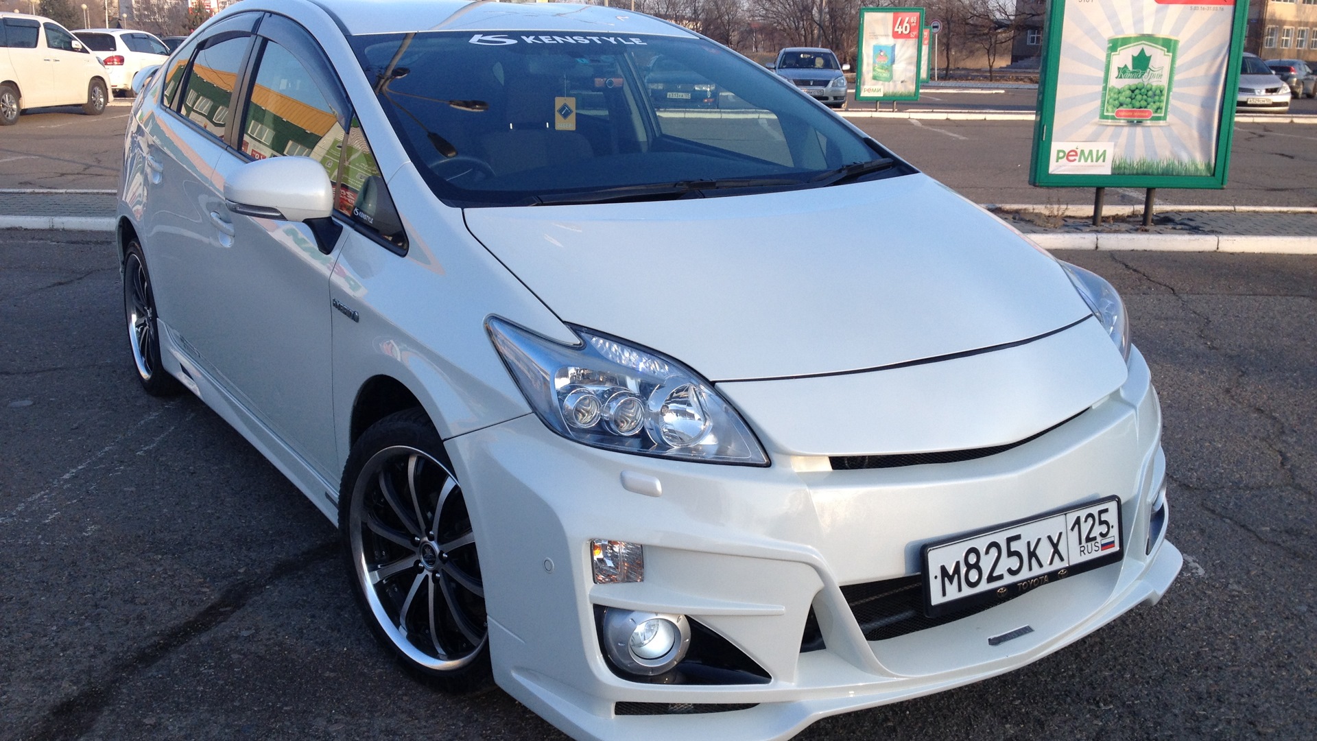 Toyota Prius (30) 1.8 бензиновый 2010 | S Touring в Kenstyle на DRIVE2