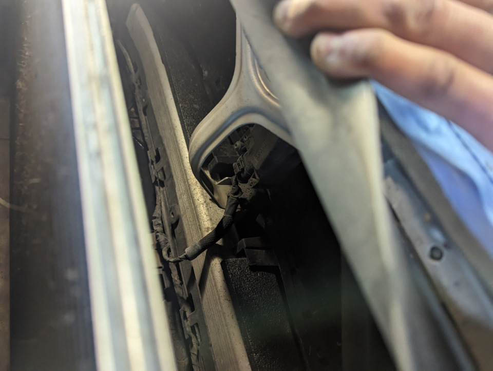 Замена мотора жалюзей без съема бампера — BMW 5 series Touring (G31), 2 ...